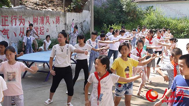 ���ϿƼ���W(xu��)��һ��һ·���x��(w��)֧���c����(zh��n)��ؚ�{(di��o)�Ќ�(sh��)�`�F(tu��n)��������ꖿh��¹ɽ�(zh��n)�u�ŸG���_չ�x��(w��)֧�̺ͷ�ؚ�{(di��o)�����D��־Ը�߽̺��ӂ�̫�Oȭ�����F(tu��n)�(du��)�ṩ��