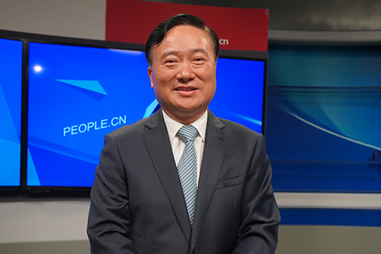 中國五礦集團(tuán)有限公司黨組書記、董事長(zhǎng)翁祖亮做客人民網(wǎng)。實(shí)習(xí)生趙晉杰攝