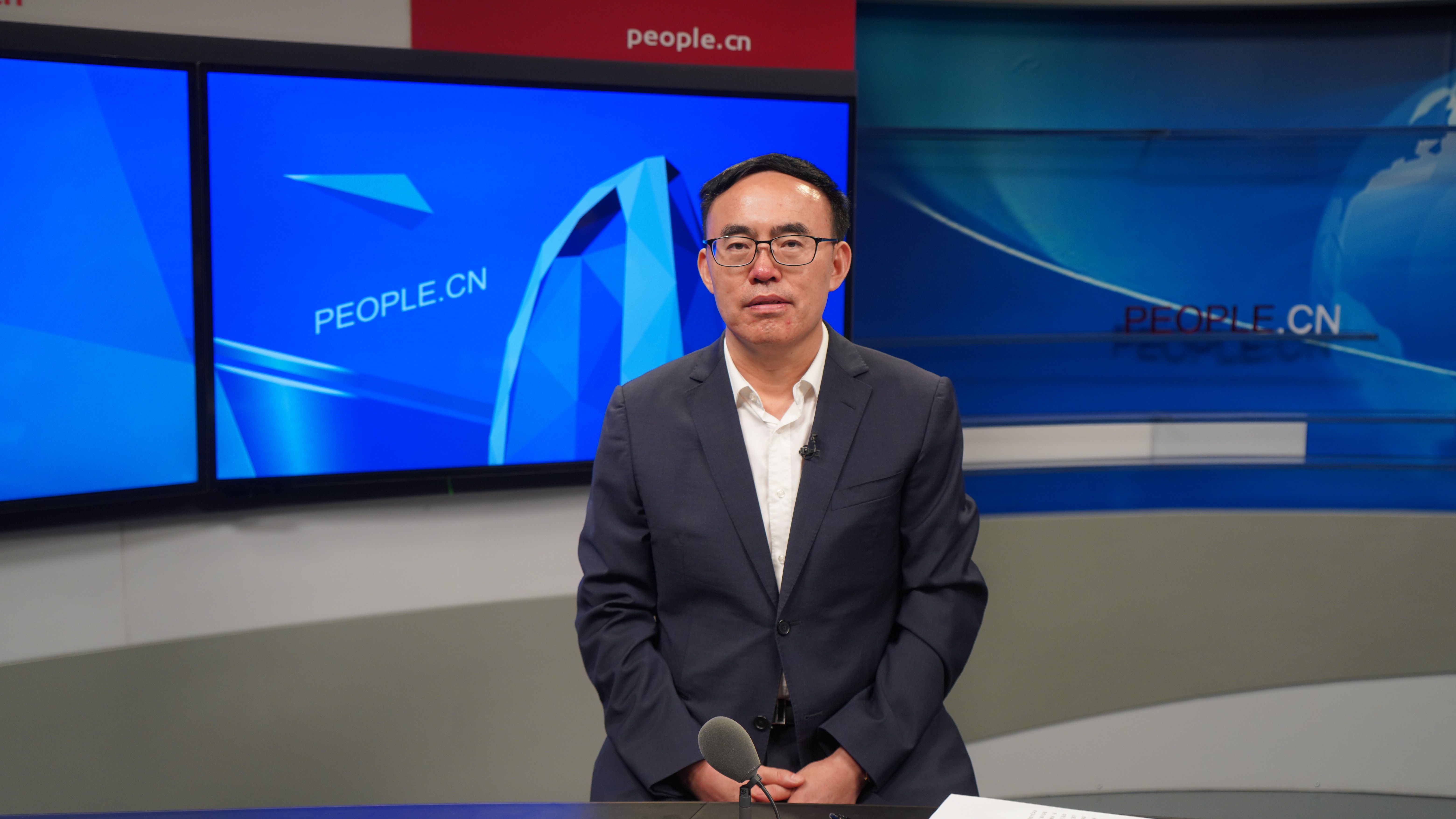 中國科學院院士、北京大學第六醫(yī)院院長陸林做客人民網。實習生趙晉杰攝